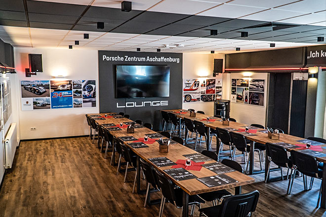 PORSCHE® -Lounge